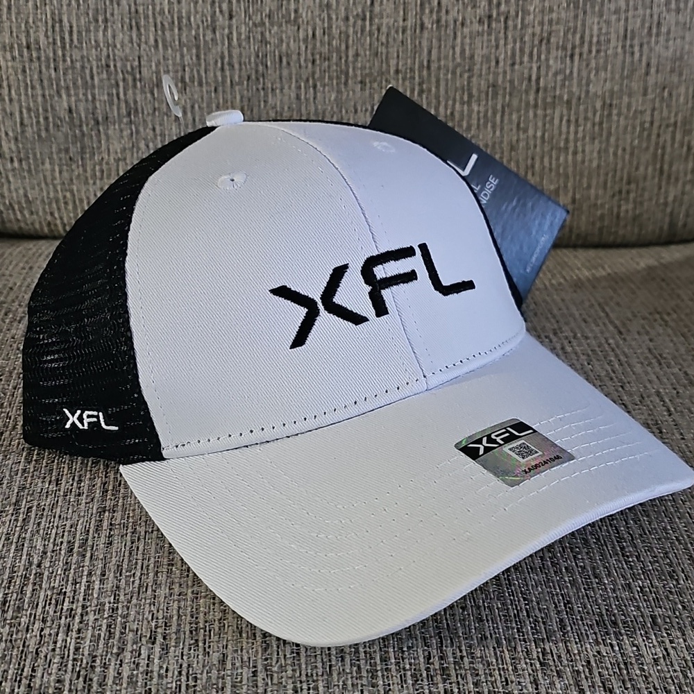 XFL Football Mesh Snapback Hat NWT‎